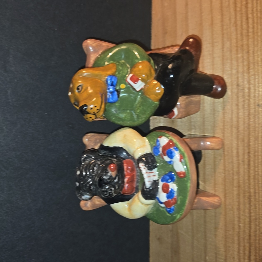 C.A. CALIFORNIA POTTERY GAMBLING DOGS CASINO LAS VEGAS SALT & PEPPER SHAKERS